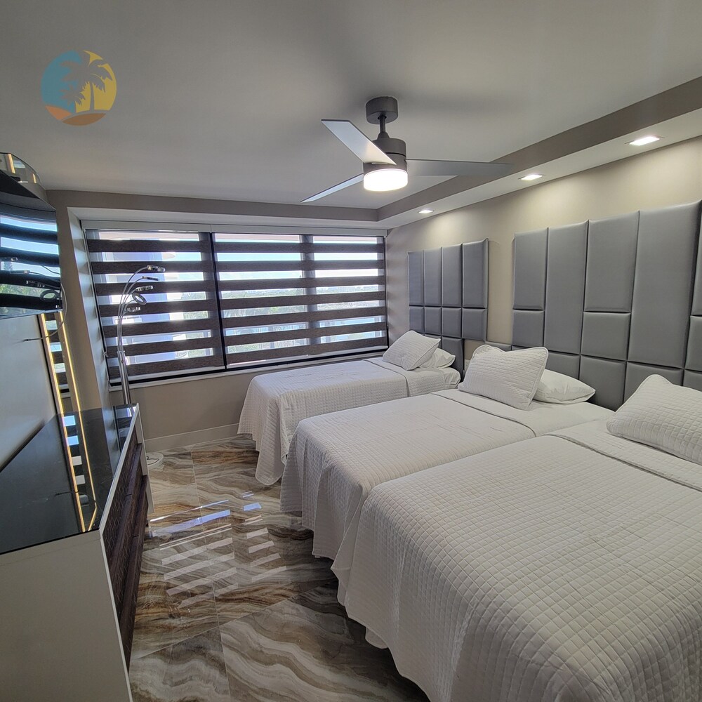 Alexander 821 4 Bedroom Apts