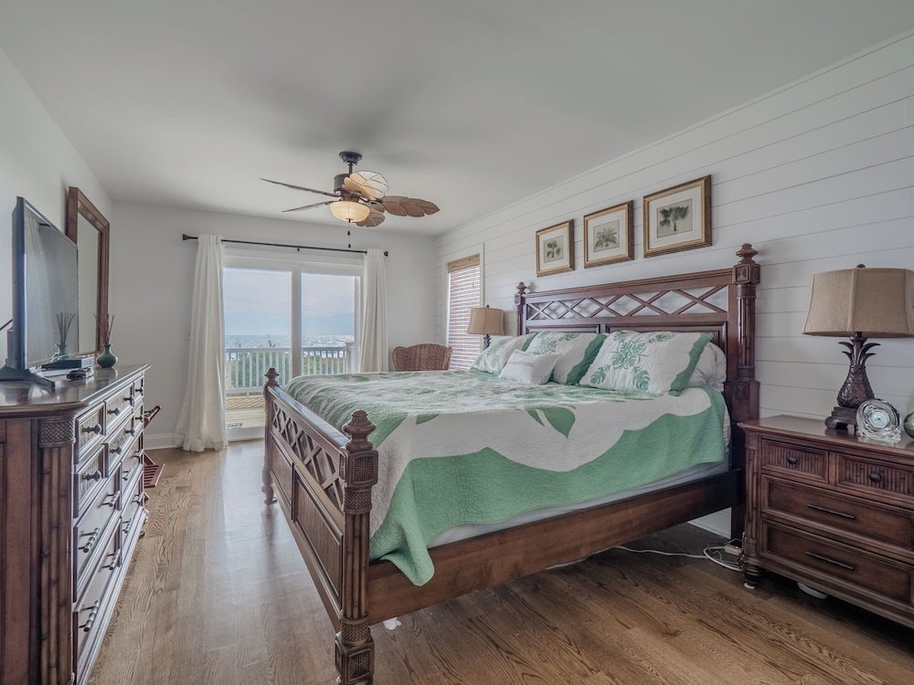 C-Maid by Topsail Realty