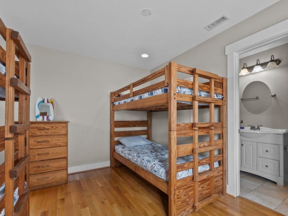 Ocean's Edge by Topsail Realty