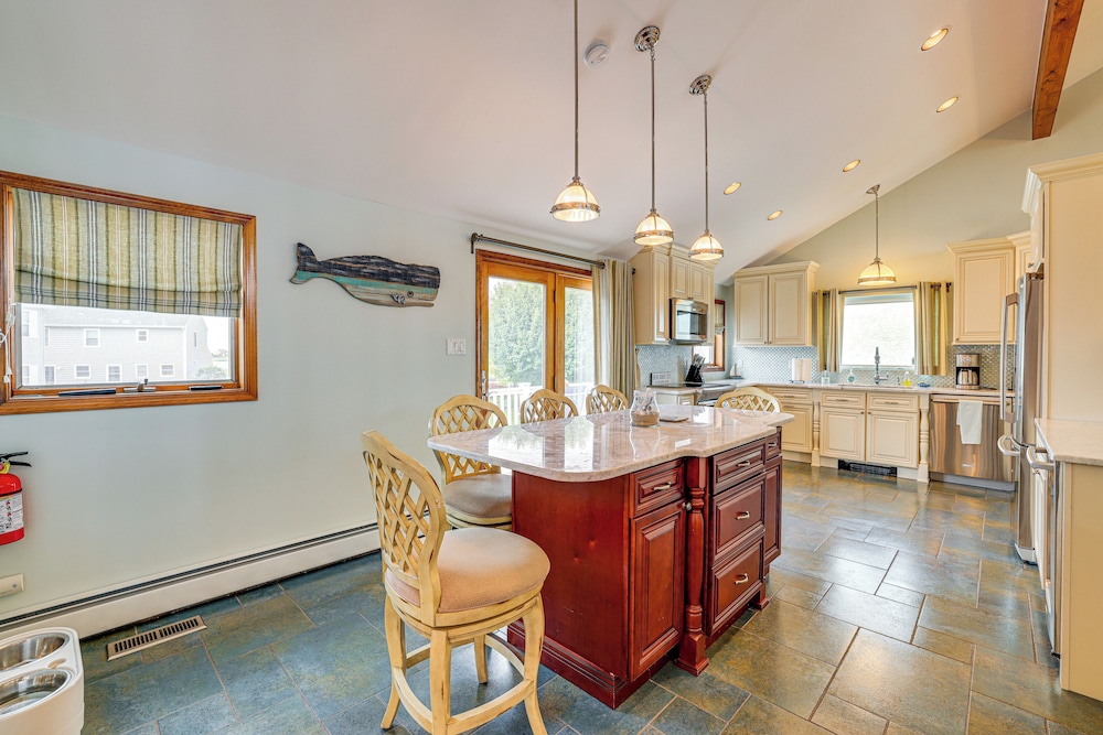 1 Block to Inlet Beach: Brigantine Family Home
