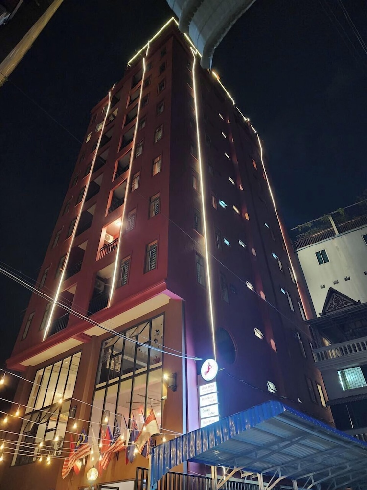 Daun Penh Palace Boutique