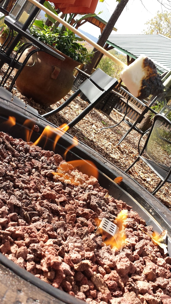 Bear Creek Lodge Cabin Resort