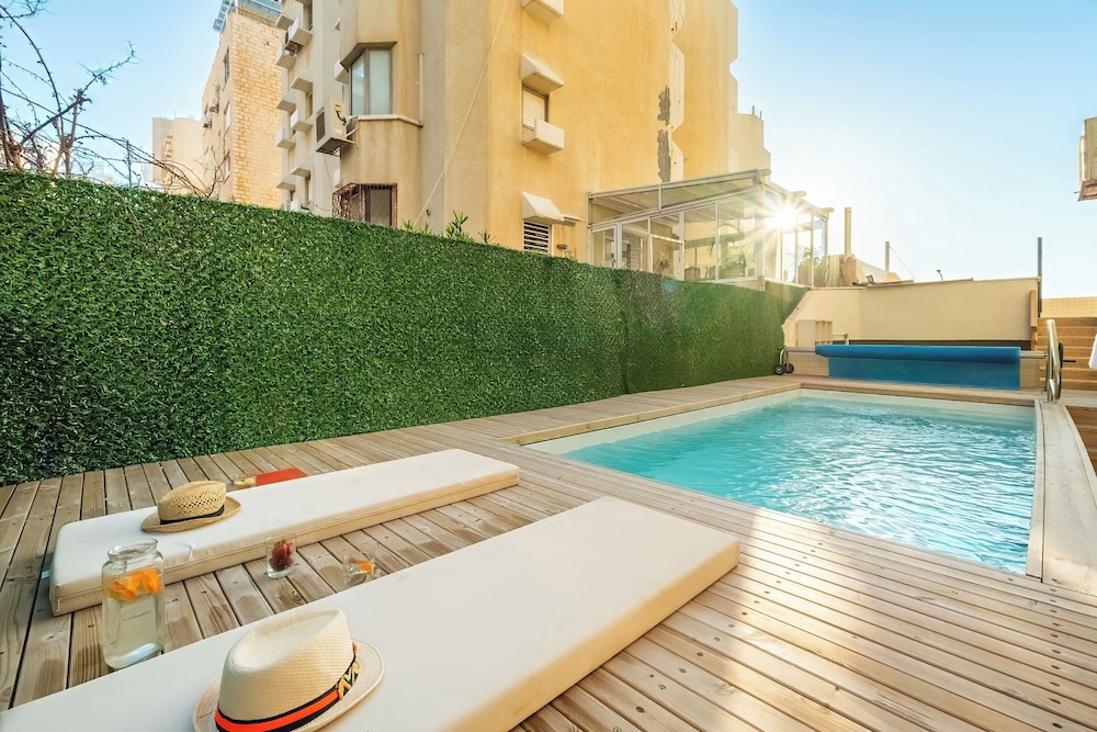 Netanya Beach & Pool Stay by Sea N' Rent