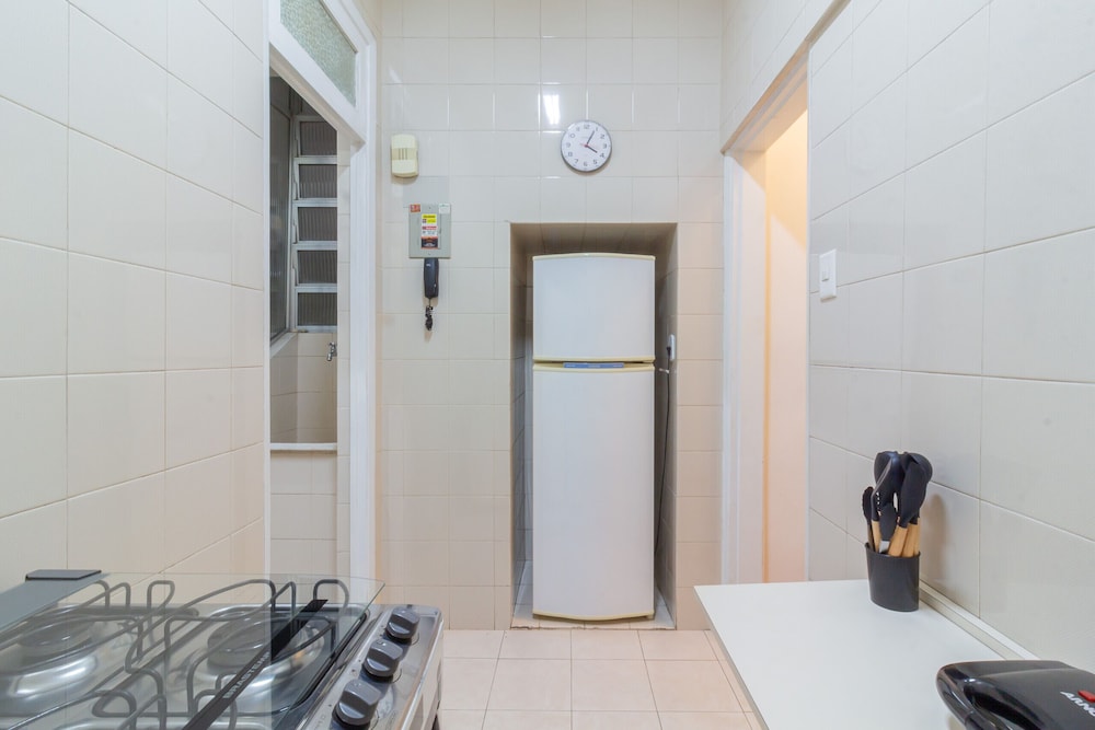 5 Minutes From Copacabana Beach Bi404
