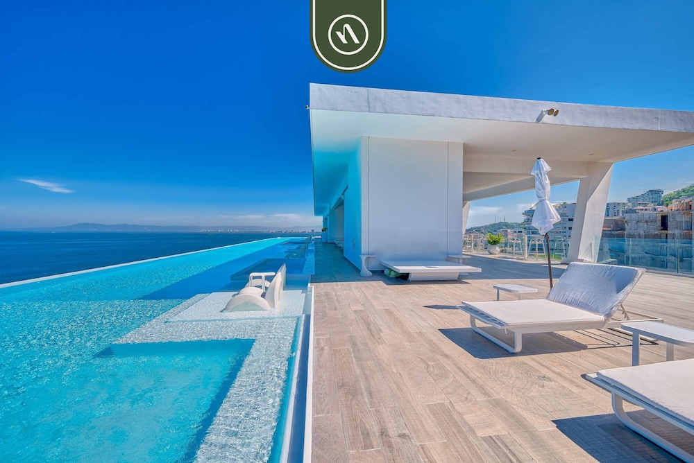 1BR Condo Near to Beach