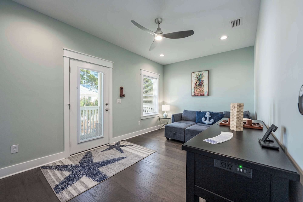 Beach to Bay 3BR Retreat - Cowboy Pool & Golf Cart
