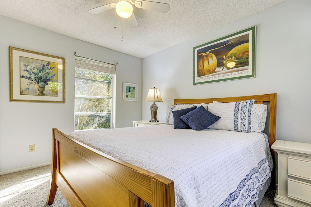 1 Mi to Dtwn Stuart: Home w/ Pergola & Garden!