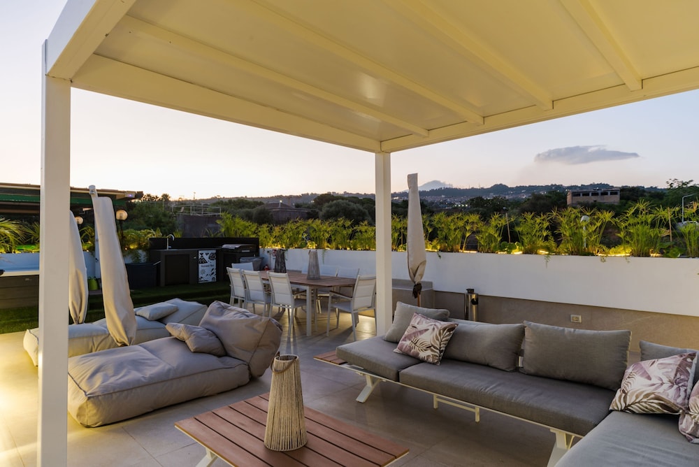 Terrace Jacuzzi - Tropicalia by Wonderful Italy