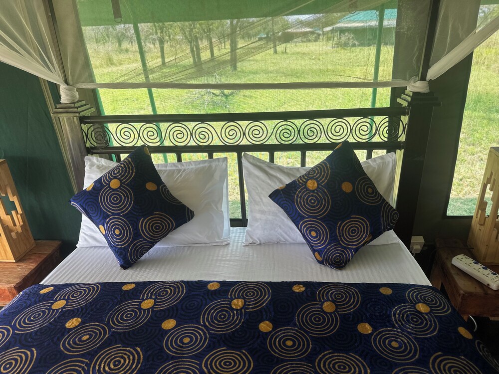 ZUHUMATH TENTED CAMPS SERENGETI
