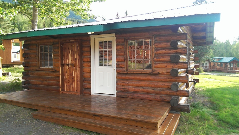 Gwin's Lodge & Roadhouse Est. 1952