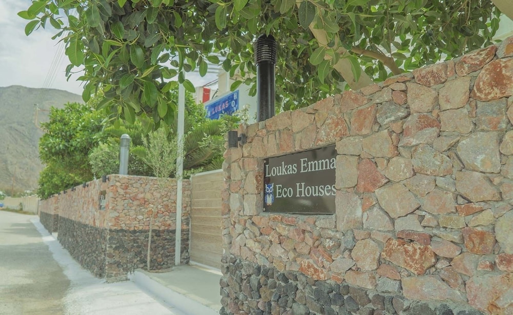 Loukas & Emma Eco Houses