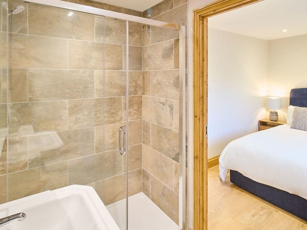 Host Stay Oak Barn