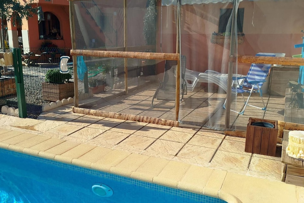 Lorca- Cottage - Sleeps 4 - pet Friendly - Pool