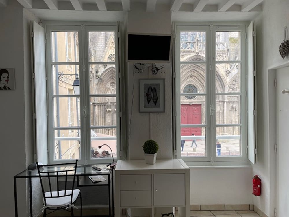 Apartment in Bayeux Near D-day Beaches