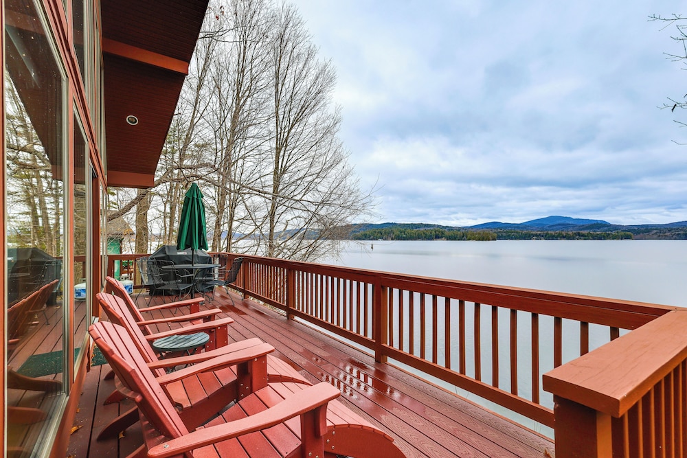 'sweet Serenity' Schroon Lake Family Retreat!