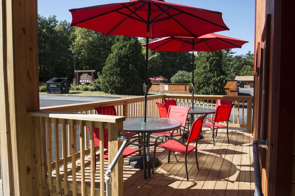 King Hendrick Motel