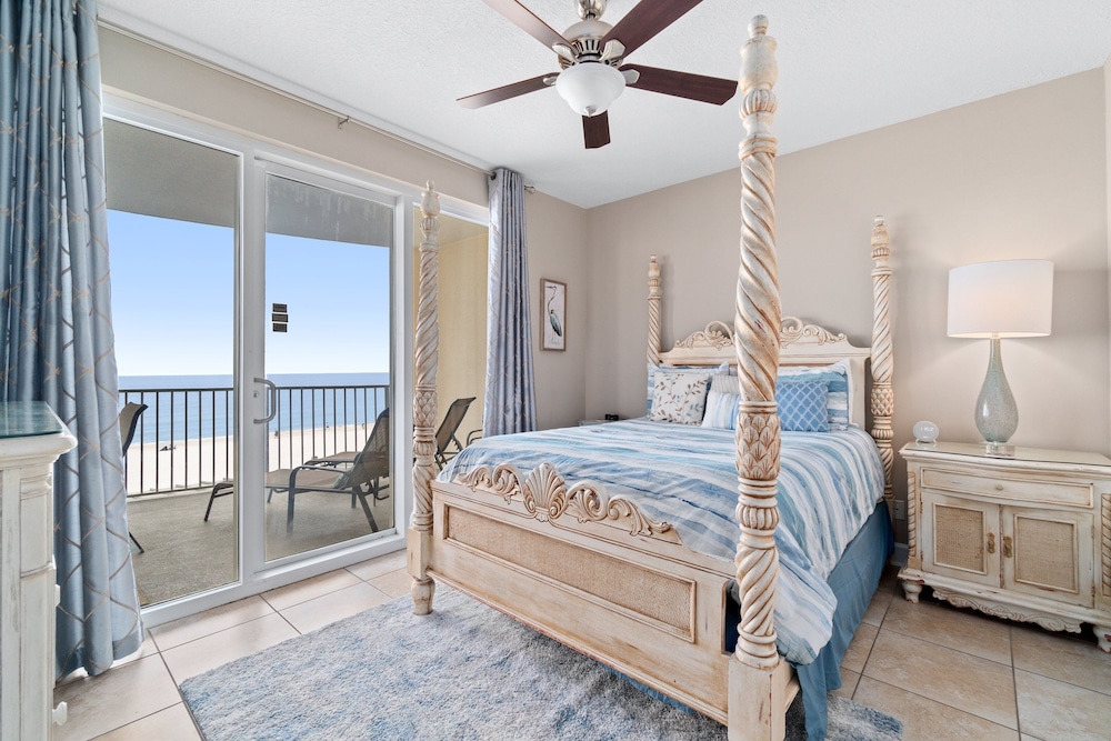 Twin Palms by Book That Condo