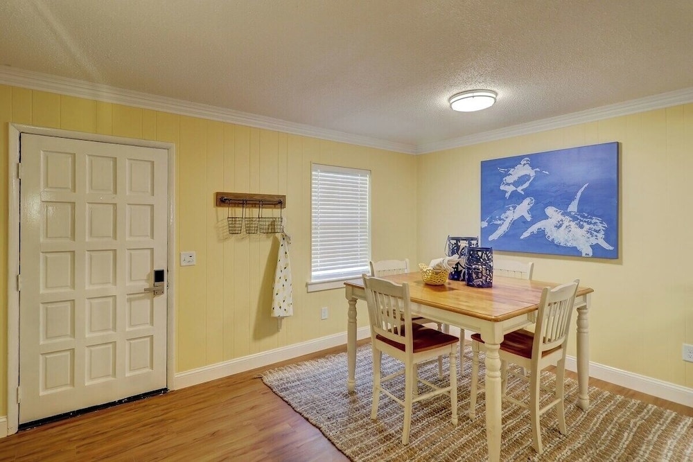 Family 2BR Retreat Near Beach + Pool Hilton Head