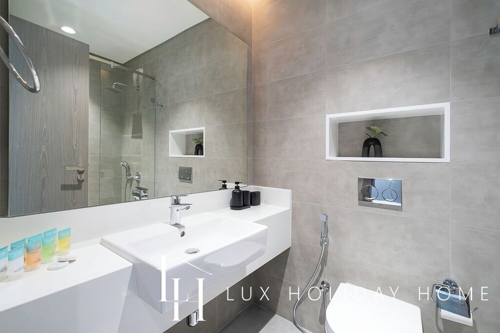 LUX Burj Khalifa Lagoon View Suite 2