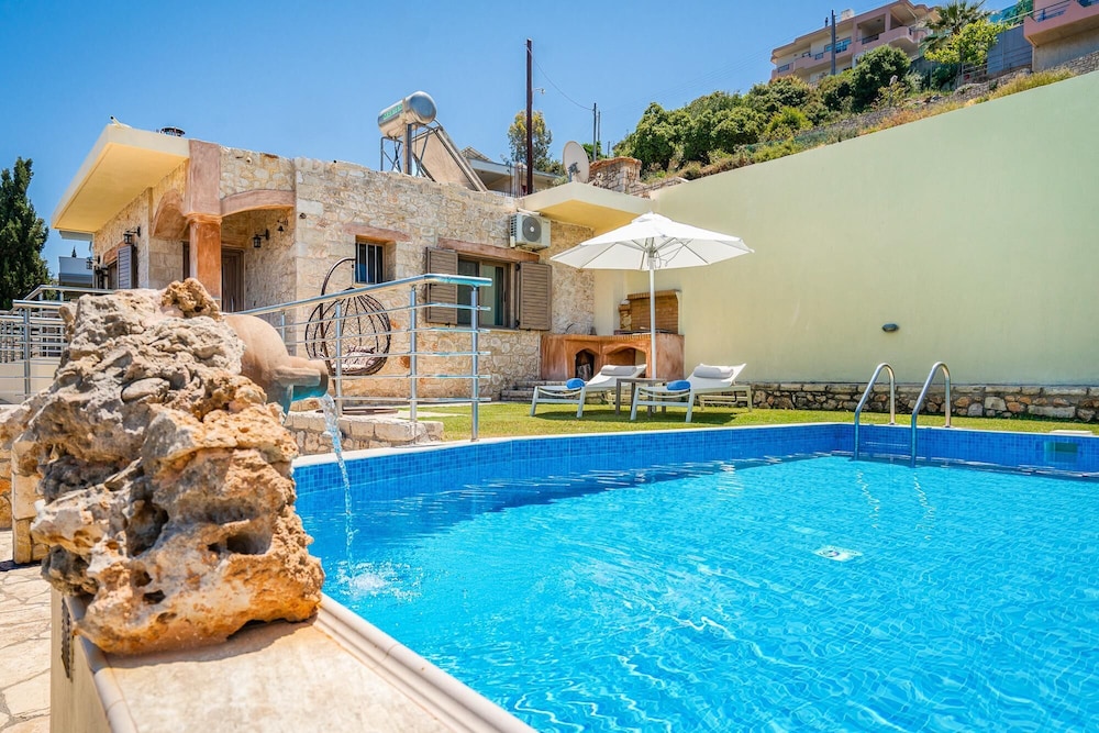 Stefania Villa Ena in Roumeli view 4