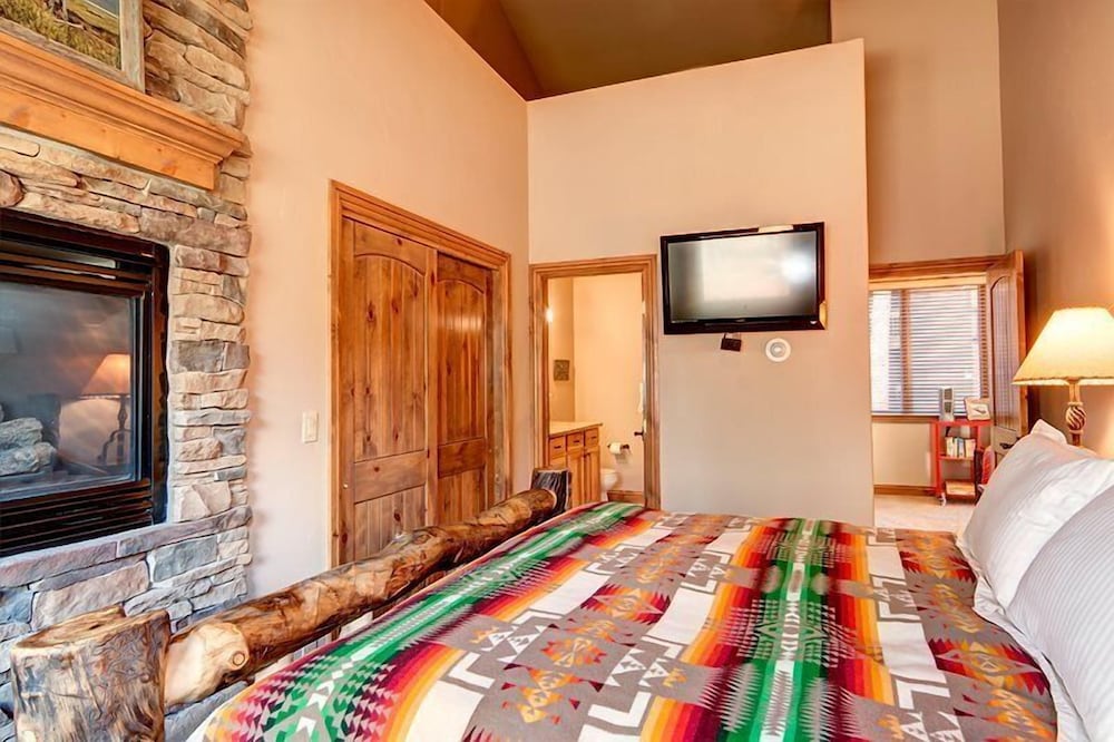 Four Pines Retreat