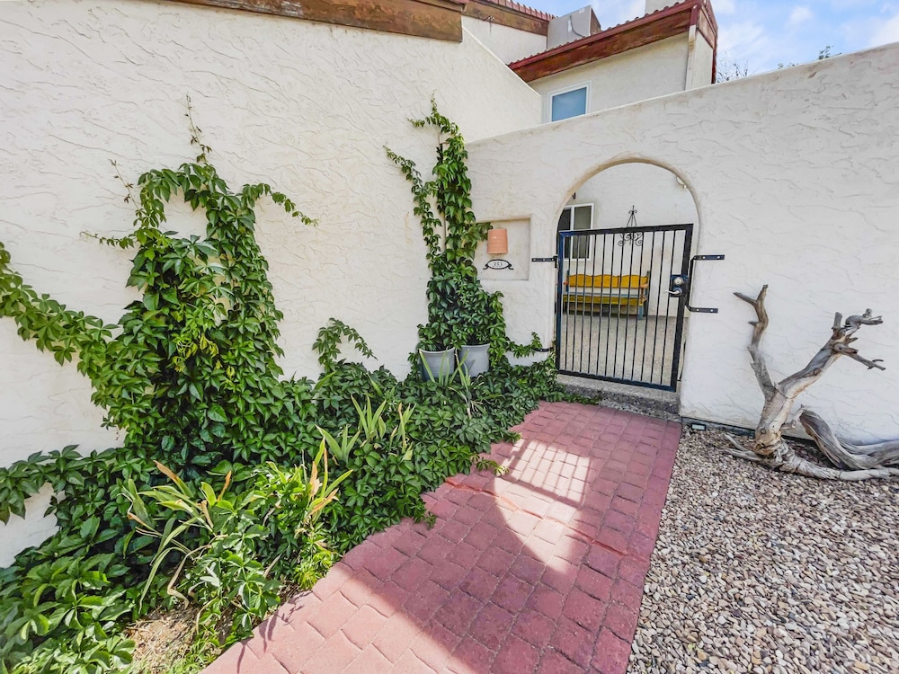 Fairway Desert Vista-valley Views Next To Golf 3 Bedroom Home