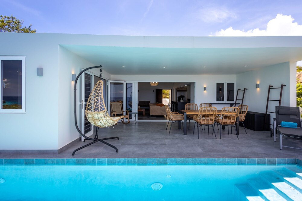 Blue Horizon Villa Infinity Pool Ocean Views