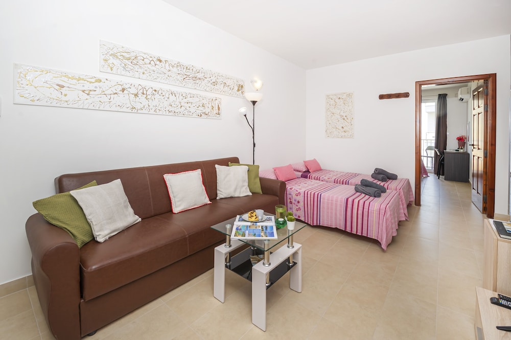 Mellieha Vacations - Summer Breeze Comfort Apartments by Getaways Malta - Property Image 1