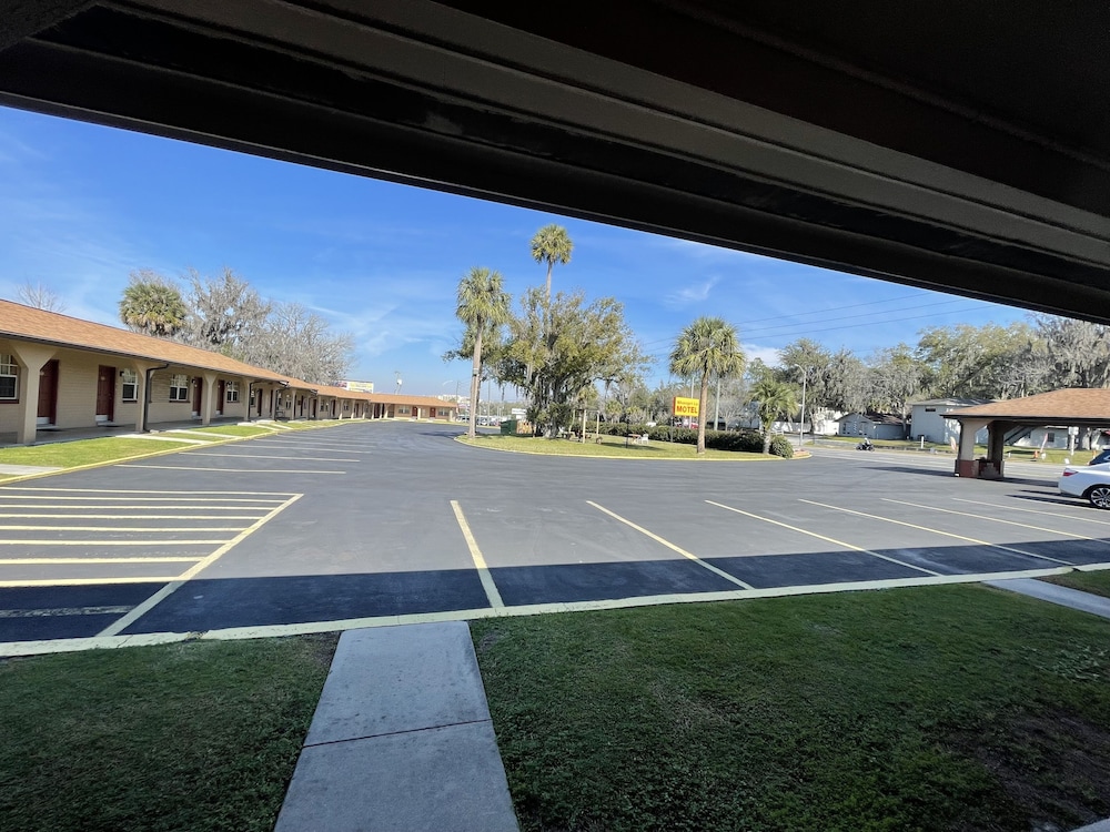 Shangri La Motel