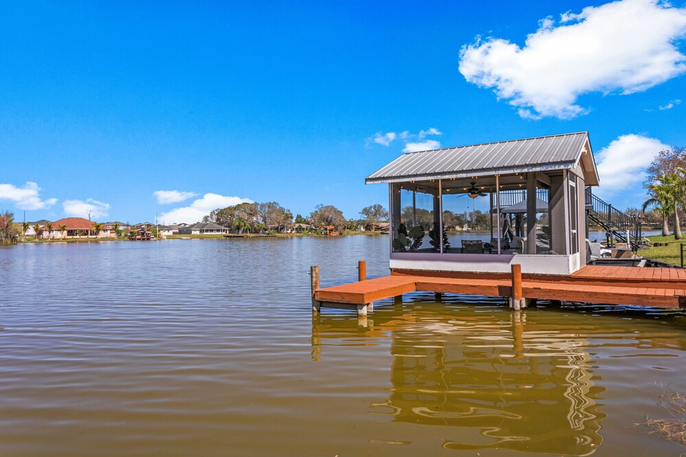 Luxe Waterfront Hideaway w Pool & Pirate Ship Dock