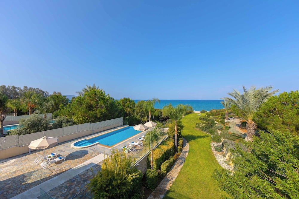 Harmonia Beach Villa