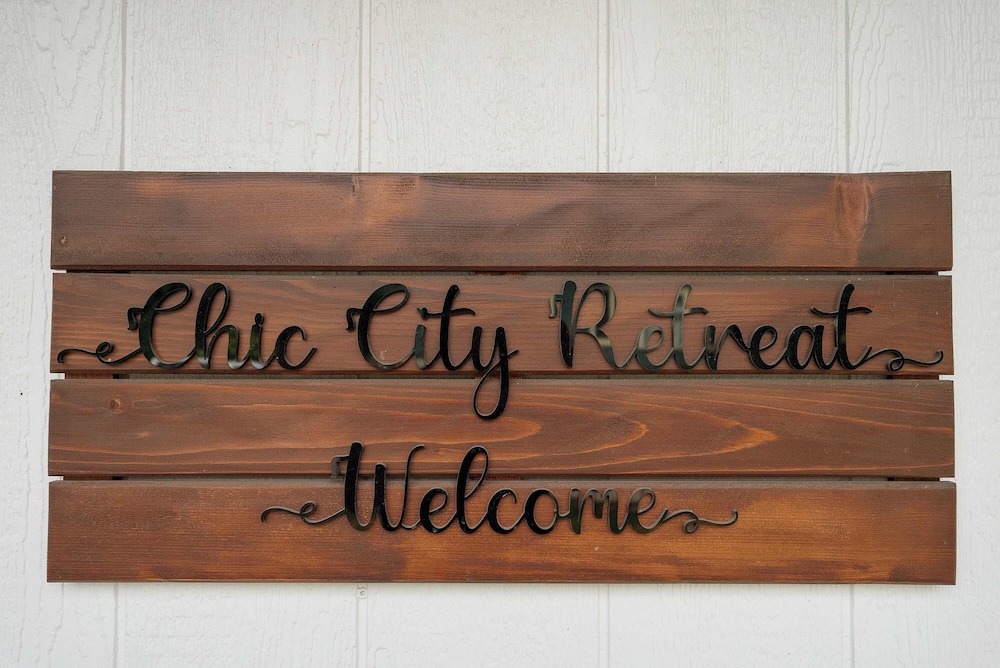 Chic City Retreat 89 For 2