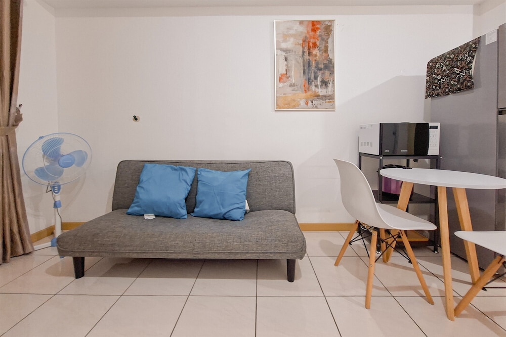 Nice And Homey 2Br Apartment M-Town Residence
