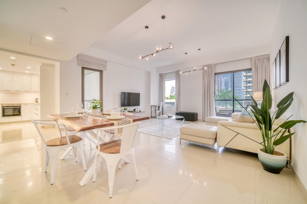 JBR Gem Spacious 1BR Apt With Balcony
