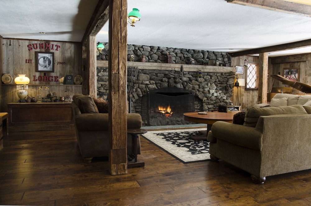 Summit Lodge