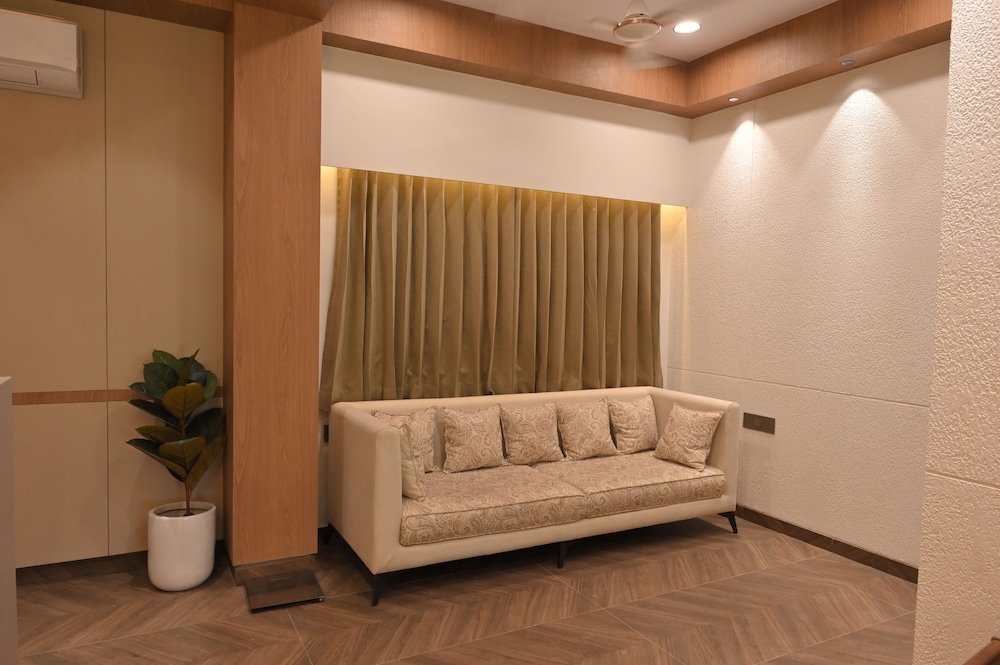 Plumeria Hotel