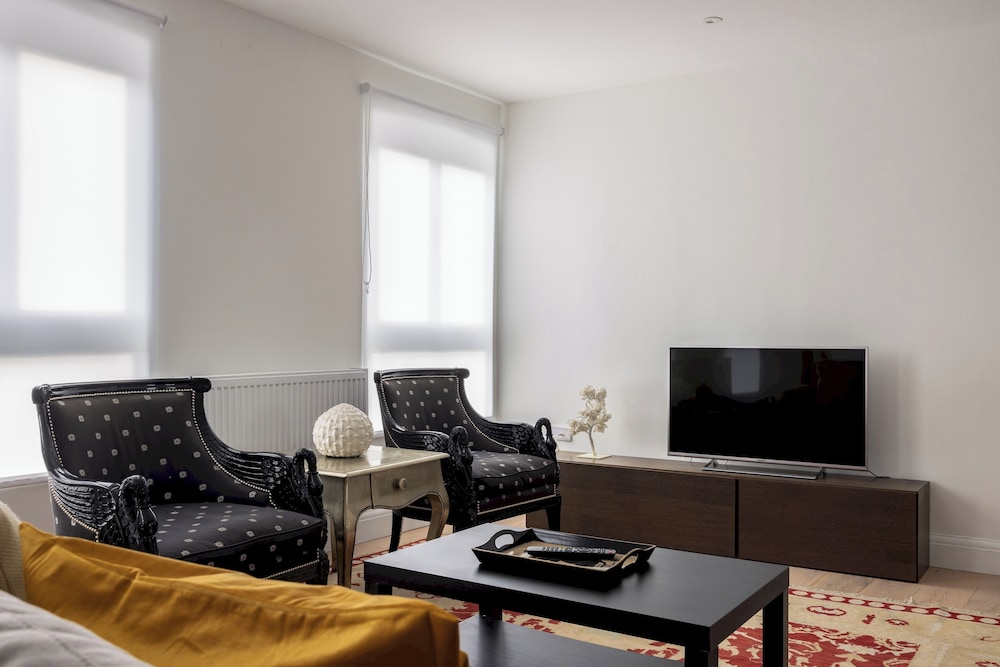 Picktheplace Kensington Lux Apartments IV