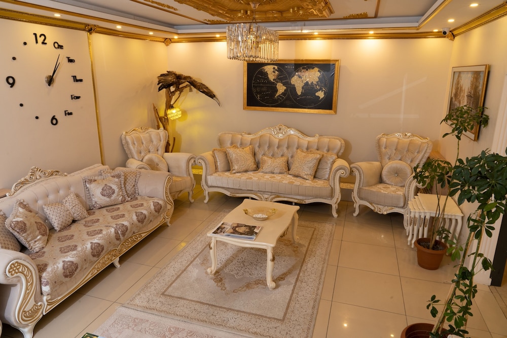 Loss Hotel - Image 15