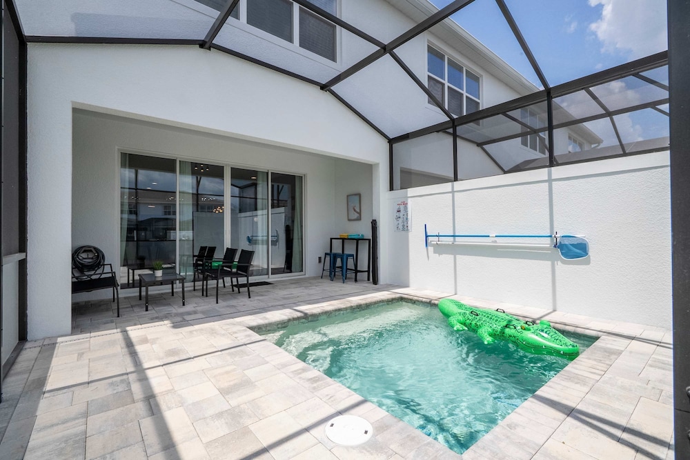 Family Friendly w Pool Near Disney at Serenity 1420