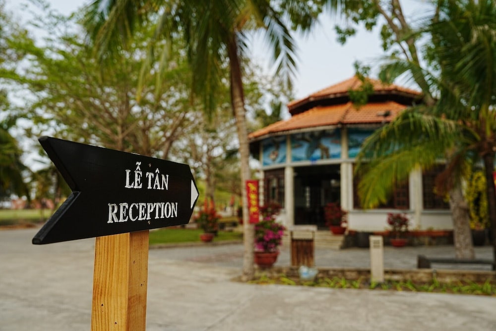Dat Lanh Resort