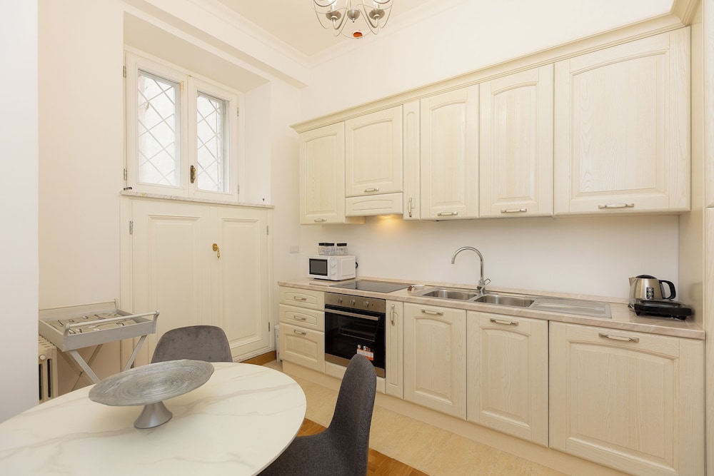 Ludovisi Apartment