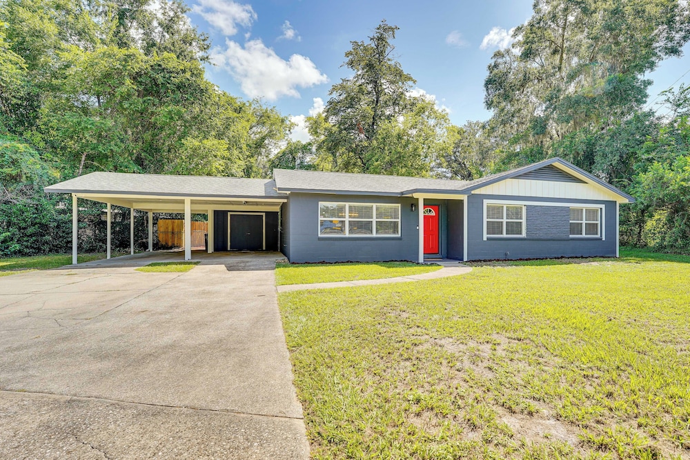1 Mi to Florida Gators Stadium: Gainesville Home!