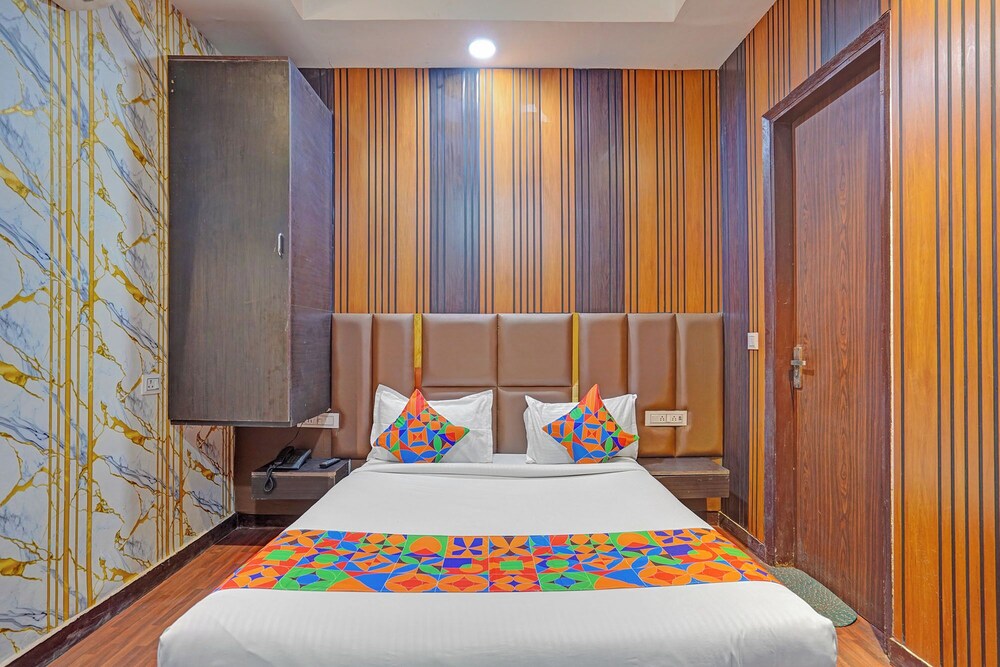 Fabhotel Pingla Residency