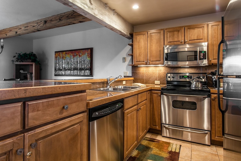 Snowmass Mountain by Snowmass Vacations