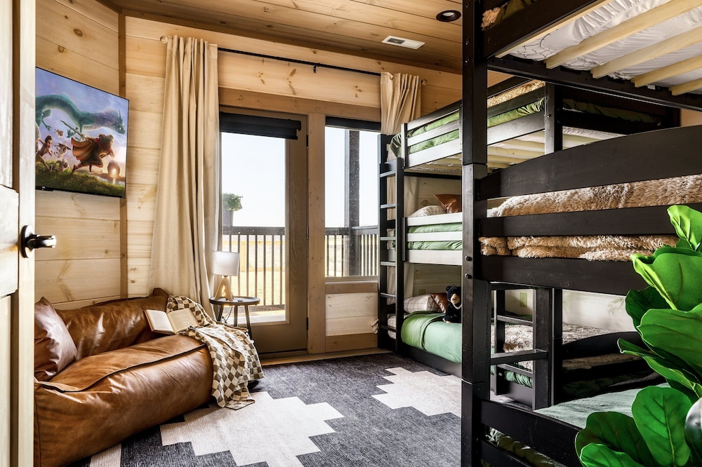 The Luxe 4 Bedroom Cabin
