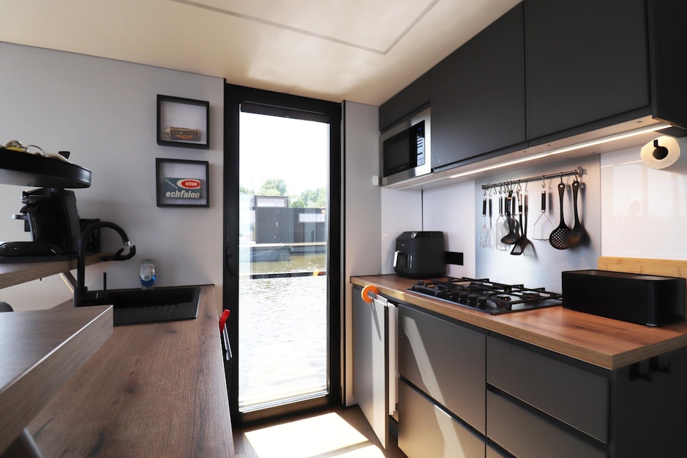 Houseboat With Sauna and Fantastic View