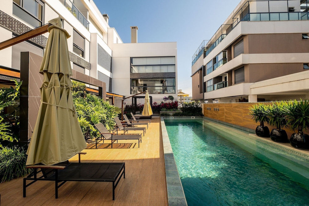 High Standard Studio on the Sand in Floripa Irb205
