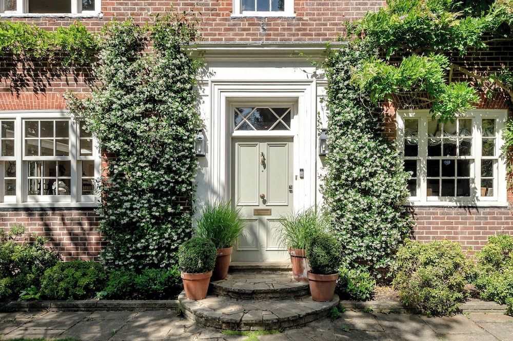 Beautiful Family Home w/ Garden & Pool - Wimbledon