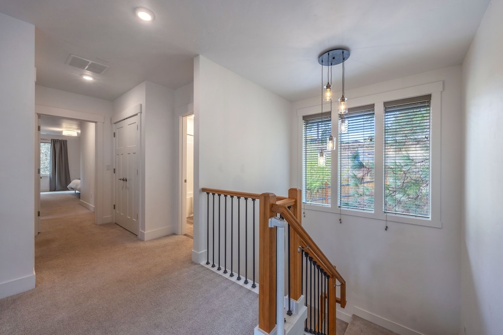 Evergreen Retreat A 30 Night Minimum 3 Bedroom Home