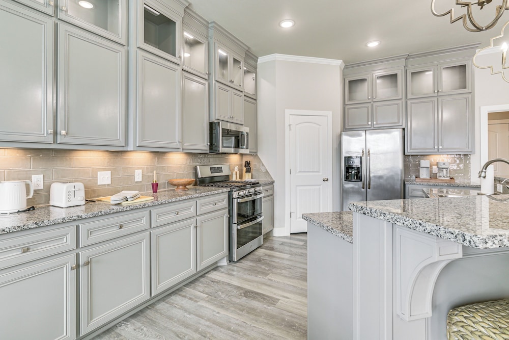 8 Mi to Texas Tech: Spacious Lubbock Home